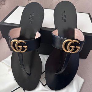 Gucci Leather thong sandal with Double G - Size 40 or 10US (Black)